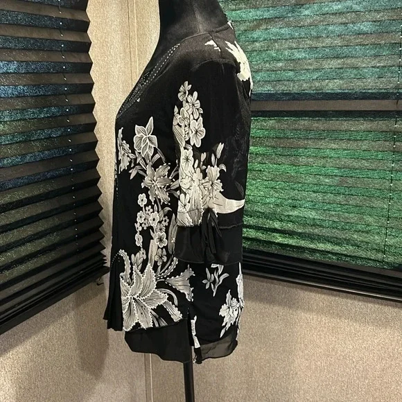 Appointments‎ Women’s SS Floral & Sequinned Tie Sleeve Shirt Size Medium - Picture 4 of 7